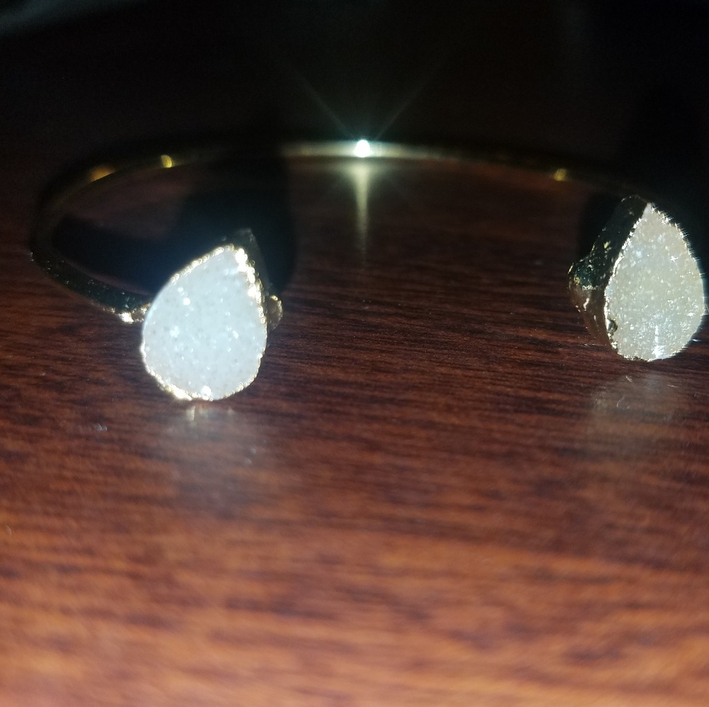 Druzy quartz bracelet gold plated